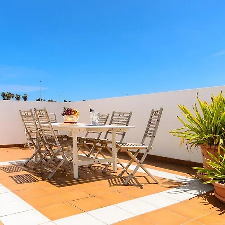 Luis I Villa Puerto del Carmen (Lanzarote)